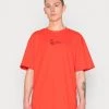 Miglior offerta 💯 Karl Kani UNISEX SMALL SIGNATURE ESSENTIAL TEE - T-shirt Basic - Red 😀 -Sconto Karl Kani in Italia 9cad973f701043c09e3e597e06b8bb36
