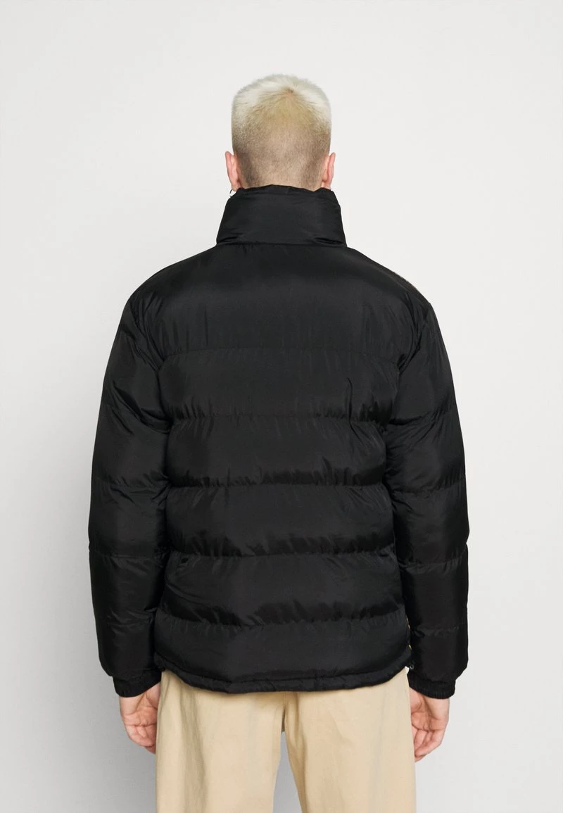 Acquistare π Karl Kani RETRO REVERSIBLE PUFFER JACKET UNISEX - Giacca Da Mezza Stagione - Black β€οΈ 5 Acquistare π Karl Kani RETRO REVERSIBLE PUFFER JACKET UNISEX - Giacca Da Mezza Stagione - Black β€οΈ - immagine 3