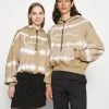 Nuovo di zecca 🔥 Karl Kani SIGNATURE TIE DYE OVERSIZE HOODIE UNISEX - Felpa - Sand 🧨 -Sconto Karl Kani in Italia a0c69d24828b49afb31e79749b8728df