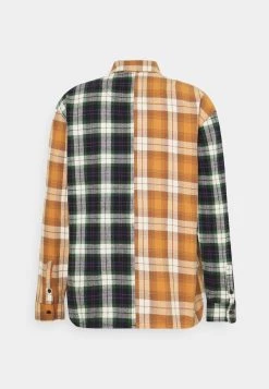 Offerte 🔥 Karl Kani SMALL SIGNATURE BLOCK UNISEX - Camicia - Black 😍 -Sconto Karl Kani in Italia a507f7e18dfe405d902863a7a777dd6b