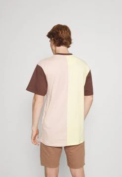 Nuovo 🧨 Karl Kani UNISEX SIGNATURE BLOCK TEE - T-shirt Con Stampa - Light Yellow ❤️ -Sconto Karl Kani in Italia a875adae5d9d417b8ede0de9d4280ab4