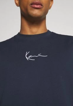 Miglior prezzo ⭐ Karl Kani SMALL SIGNATURE TEE UNISEX - T-shirt Con Stampa - Navy 🎉 -Sconto Karl Kani in Italia ab4e5d073844449997e6daaee7c78d54
