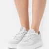 Buono 🎁 Karl Kani 89 UP LOGO - 👟 Sneakers Basse - Grey/white, Donna 🧨 -Sconto Karl Kani in Italia ad29a00f72c74b0ca0d8a12a90f20b7e