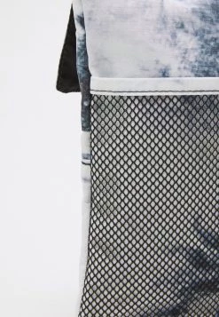 Buono β€οΈ Karl Kani SIGNATURE TIE DYE POUCH BAG UNISEX - Borsa A Tracolla - Black π― 11 Buono β€οΈ Karl Kani SIGNATURE TIE DYE POUCH BAG UNISEX - Borsa A Tracolla - Black π― -Sconto Karl Kani in Italia ae13c57c144b416f9b30e603276866e7