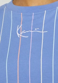 Bilancio π Karl Kani SMALL SIGNATURE SHORT PINSTRIPE TEE - T-shirt Con Stampa - Blue, Donna π 13 Bilancio π Karl Kani SMALL SIGNATURE SHORT PINSTRIPE TEE - T-shirt Con Stampa - Blue, Donna π -Sconto Karl Kani in Italia b01f8f20ab8643a8922df3380704c151