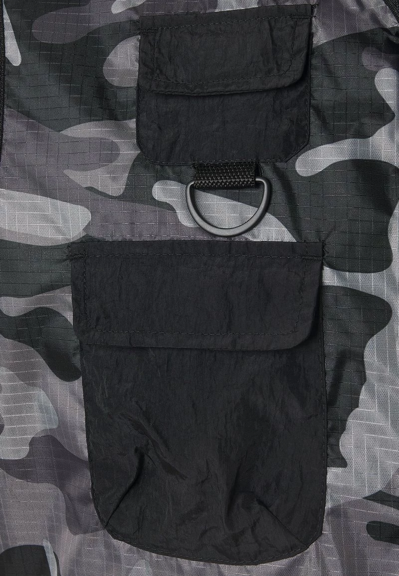 Miglior offerta β€οΈ Karl Kani SIGNATURE UTILITY VEST - Smanicato - Black, Uomo π 8 Miglior offerta β€οΈ Karl Kani SIGNATURE UTILITY VEST - Smanicato - Black, Uomo π - immagine 6