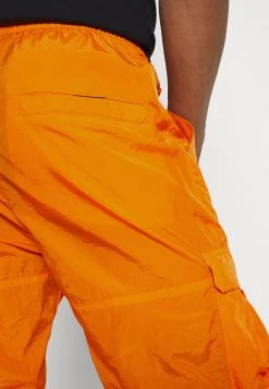 Nuovo di zecca βοΈ Karl Kani SIGNATURE CRINCLE PANTS UNISEX - Pantaloni Cargo - Orange π 14 Nuovo di zecca βοΈ Karl Kani SIGNATURE CRINCLE PANTS UNISEX - Pantaloni Cargo - Orange π -Sconto Karl Kani in Italia b3c784aa7aac457490173bdd64ce73b5