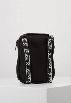 Vendita all'ingrosso π₯ Karl Kani SIGNATURE TAPE MESSENGER BAG - Borsa A Tracolla - Black/white, Unisex π 10 Vendita all'ingrosso π₯ Karl Kani SIGNATURE TAPE MESSENGER BAG - Borsa A Tracolla - Black/white, Unisex π -Sconto Karl Kani in Italia b5754c46da3a45aea9b425181fec1001