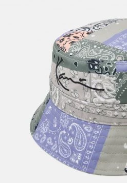 Il più economico ⌛ Karl Kani SIGNTAURE PAISLEY BUCKET HAT - Cappello - Multicolor, Unisex 🔥 -Sconto Karl Kani in Italia b9284f4b0f9547b0bf116a089ee9c86e