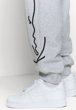 I primi 10 🤩 Karl Kani SIGNATURE RETRO - Pantaloni Sportivi - Grey/black, Uomo 🤩 -Sconto Karl Kani in Italia b9bc3dafab2649e79b2fa538ced46145