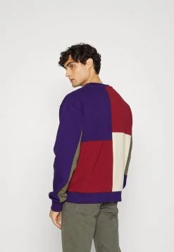 A buon mercato π Karl Kani UNISEX SMALL SIGNATURE BLOCK CREW - Felpa - Lilac β 9 A buon mercato π Karl Kani UNISEX SMALL SIGNATURE BLOCK CREW - Felpa - Lilac β -Sconto Karl Kani in Italia bae906b34acd464bb7c0ba3dfe8ba8ef