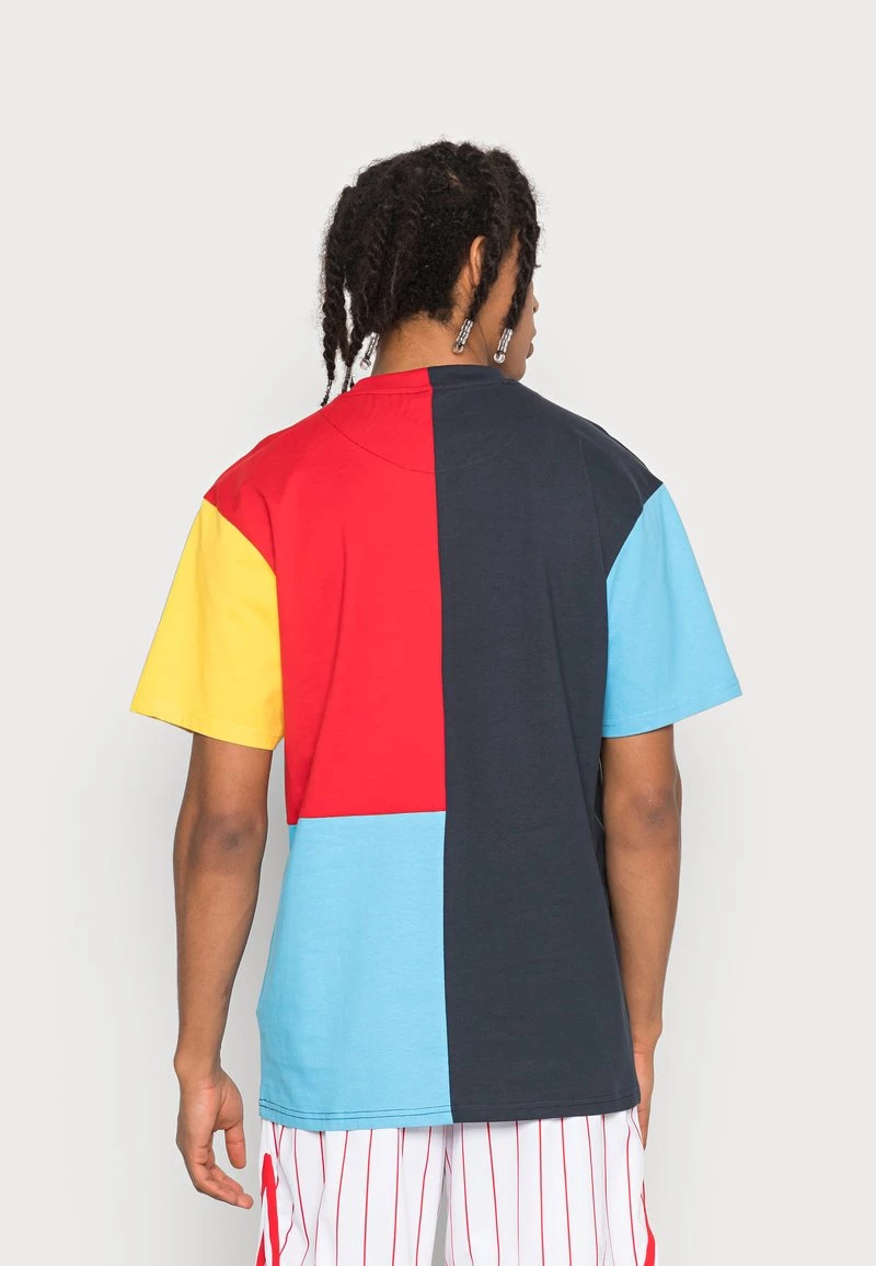 Bilancio π Karl Kani SIGNATURE BLOCK TEE UNISEX - T-shirt Con Stampa - Multicolor β 5 Bilancio π Karl Kani SIGNATURE BLOCK TEE UNISEX - T-shirt Con Stampa - Multicolor β - immagine 3