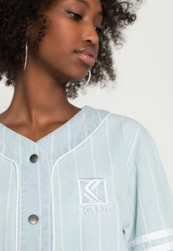 I primi 10 ✨ Karl Kani ⚾ BASEBALL 👚 SHIRT - Camicia - Blue, Donna 🤩 -Sconto Karl Kani in Italia c02764b6552b4f6190feaf3571ab733f