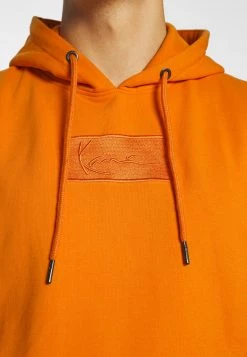 Sconto 👏 Karl Kani SMALL SIGNATURE BOX HOODIE UNISEX - Felpa - Orange 😀 -Sconto Karl Kani in Italia c1d8d5684c914ac8bb8757951e9cc047