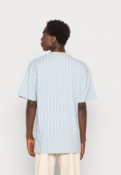 Vendita lampo ⭐ Karl Kani SIGNATURE STRIPE TEE UNISEX - T-shirt Con Stampa - Blue 🔥 -Sconto Karl Kani in Italia c3fa06fa69fb46d183a4be1cd49ad61f