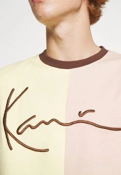 Nuovo 🧨 Karl Kani UNISEX SIGNATURE BLOCK TEE - T-shirt Con Stampa - Light Yellow ❤️ -Sconto Karl Kani in Italia c4cec46db38f425aaca43b787a61d3a4