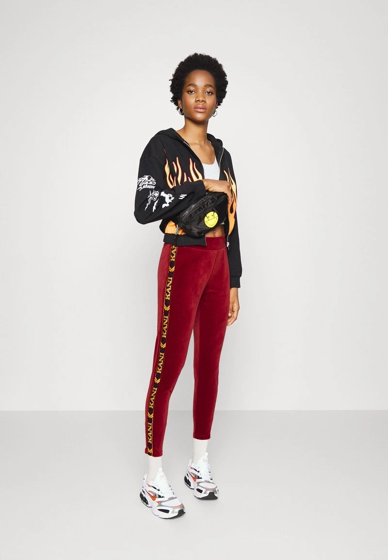 Bilancio π Karl Kani RETRO TAPE - Leggings - Red, Donna π 4 Bilancio π Karl Kani RETRO TAPE - Leggings - Red, Donna π - immagine 2