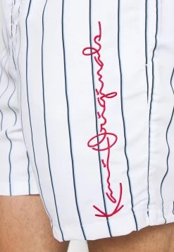 Bilancio 😍 Karl Kani ORIGINALS PINSTRIPE - Shorts - White, Uomo 🛒 -Sconto Karl Kani in Italia cefdca0027634bb98332202e0f3a0c8a