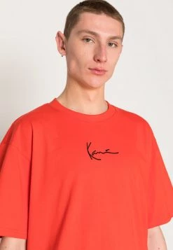 Miglior offerta 💯 Karl Kani UNISEX SMALL SIGNATURE ESSENTIAL TEE - T-shirt Basic - Red 😀 -Sconto Karl Kani in Italia d03733c17740400d8bef4cd6a80ad77c
