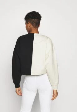 Miglior prezzo π Karl Kani SIGNATURE CROPPED BLOCK CREW - Felpa - Off White, Donna π 11 Miglior prezzo π Karl Kani SIGNATURE CROPPED BLOCK CREW - Felpa - Off White, Donna π -Sconto Karl Kani in Italia d1e05a7ecb224d83afd249b7f15bca35