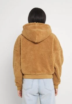 Vendita all'ingrosso 🤩 Karl Kani SIGNATURE - Giacca In Pile - Sand, Donna ✔️ 9 Vendita all'ingrosso 🤩 Karl Kani SIGNATURE - Giacca In Pile - Sand, Donna ✔️ -Sconto Karl Kani in Italia d265e0256fe14985b7cef86d6cefbe9e