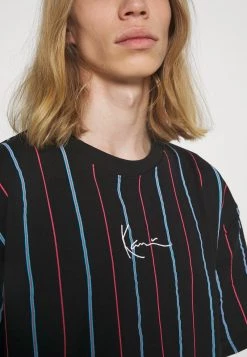 Migliore vendita π Karl Kani SMALL SIGNATURE PINSTRIPE TEE - T-shirt Con Stampa - Black, Uomo π 14 Migliore vendita π Karl Kani SMALL SIGNATURE PINSTRIPE TEE - T-shirt Con Stampa - Black, Uomo π -Sconto Karl Kani in Italia d5a296db68514661be33adf845fa135e