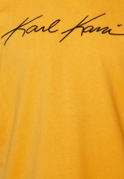 Offerte 🎉 Karl Kani AUTOGRAPH TEE UNISEX - T-shirt Con Stampa - Yellow 🎉 -Sconto Karl Kani in Italia d83b8b04dc6c46a1b6ec6c2b63da605a