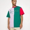 Miglior prezzo 🌟 Karl Kani SIGNATURE BLOCK TEE UNISEX - T-shirt Con Stampa - Green 🎁 -Sconto Karl Kani in Italia da924af469c64506a5d0d20438ed614c