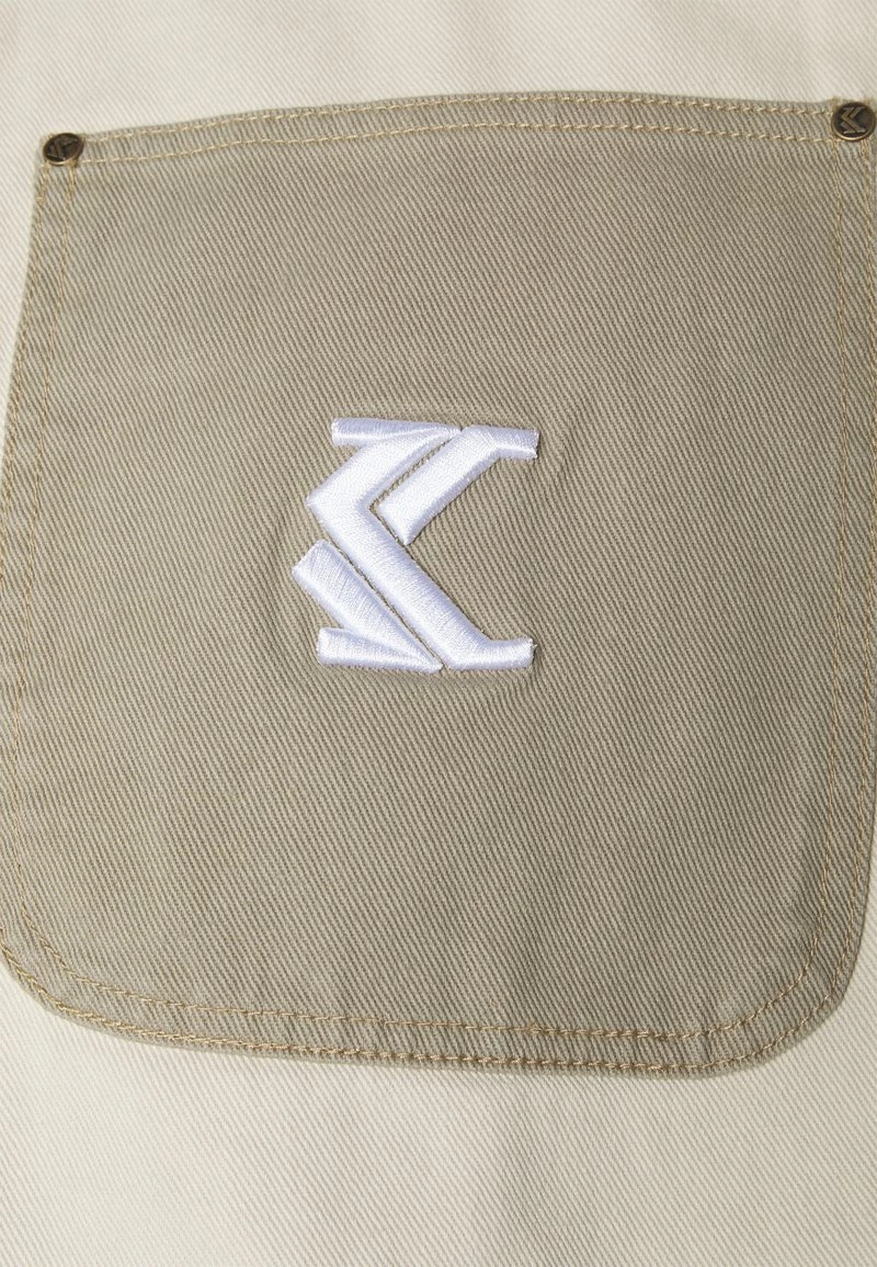 Offerte π Karl Kani WASHED BLOCK - Shorts Di π Jeans - Military Green, Uomo β¨ 7 Offerte π Karl Kani WASHED BLOCK - Shorts Di π Jeans - Military Green, Uomo β¨ - immagine 5