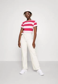 Migliore vendita ✔️ Karl Kani SMALL SIGNATURE STRIPE TEE - T-shirt Con Stampa - Rose, Donna 🎉 -Sconto Karl Kani in Italia dc7dbb3c451a49d28ed5030036c78cb8