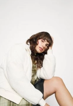 Vendita calda 💯 Karl Kani JACKET - Giacca Invernale - Offwhite, Donna 🌟 -Sconto Karl Kani in Italia e0deda7064a340f3b1a29ead2fe9d83f