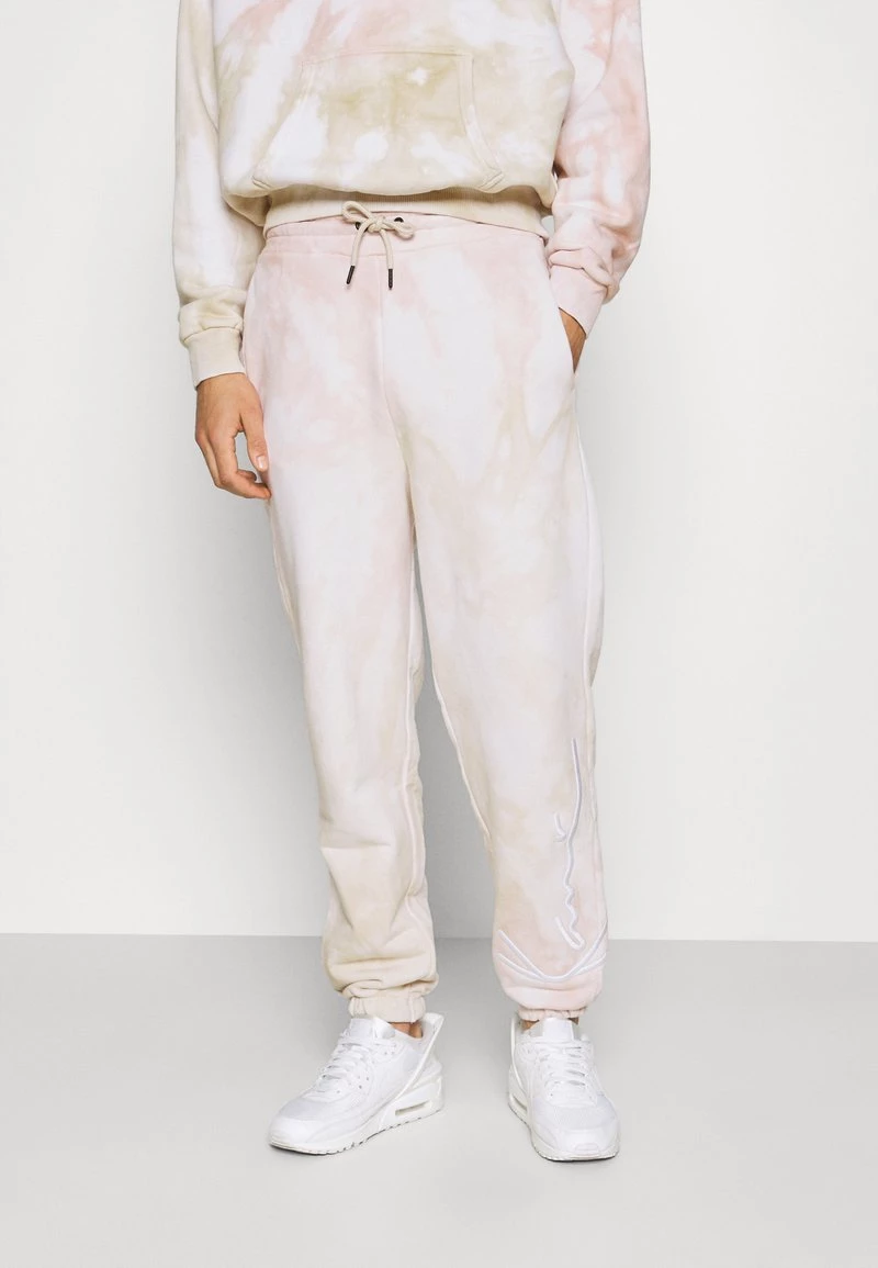 Offerte π Karl Kani SIGNATURE TIE DYE UNISEX - Pantaloni Sportivi - Light Sand 𧨠3 Offerte π Karl Kani SIGNATURE TIE DYE UNISEX - Pantaloni Sportivi - Light Sand π§¨