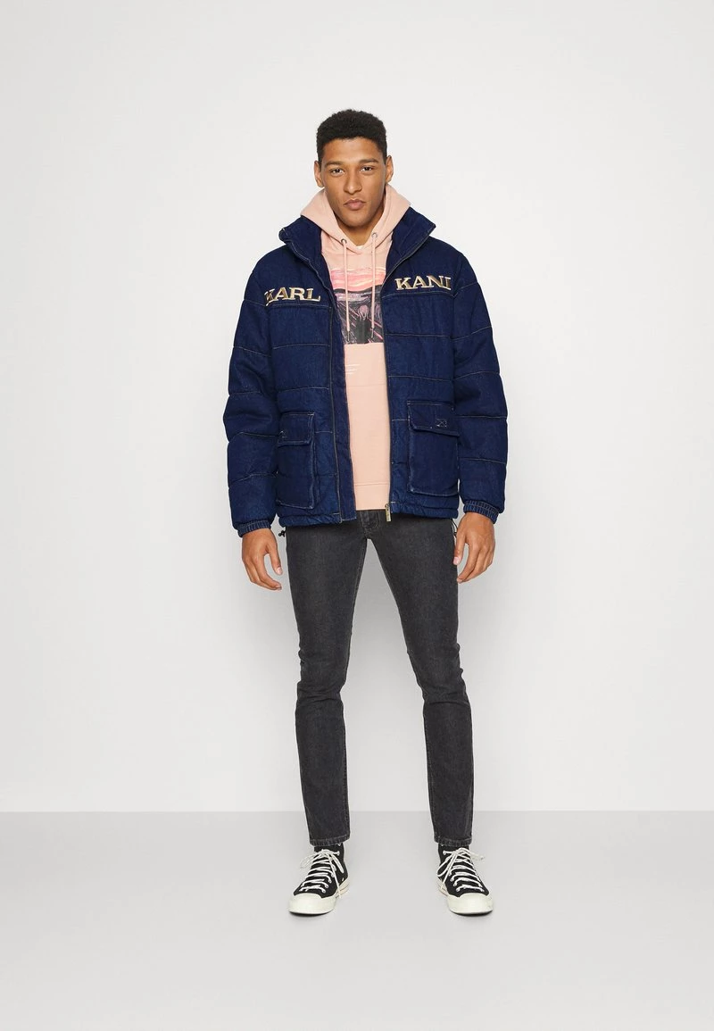 Miglior prezzo π Karl Kani UNISEX RETRO RINSED BLOCK PUFFER - Giacca Invernale - Blue π 4 Miglior prezzo π Karl Kani UNISEX RETRO RINSED BLOCK PUFFER - Giacca Invernale - Blue π - immagine 2