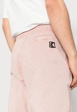 I primi 10 🔔 Karl Kani SMALL SIGNATURE PANTS UNISEX - Pantaloni Sportivi - Rose 🛒 -Sconto Karl Kani in Italia f299150f035e4a40a449b4b42a2d7607