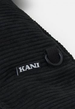 Nuovo di zecca 👍 Karl Kani SIGNATURE CROSSBODY BAG UNISEX - Marsupio - Black 🤩 -Sconto Karl Kani in Italia f40853fbaf004e149c174a56ec26c432
