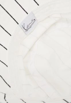 Bilancio 😍 Karl Kani SIGNATURE PINSTRIPE BUCKET HAT UNISEX - Cappello - White 🧨 -Sconto Karl Kani in Italia f4553a531e1f4306acb3fffe949c5adb