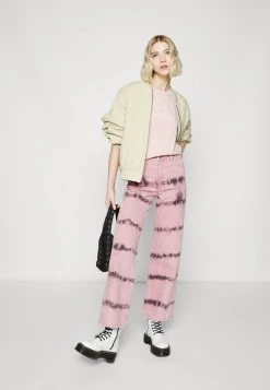 I primi 10 🔥 Karl Kani SIGNATURE TEE - T-shirt Con Stampa - Rose, Donna 👍 -Sconto Karl Kani in Italia f968d2c26fe541b0887abd5e9ed911bf