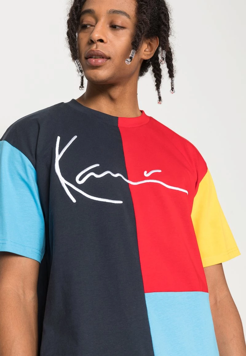 Bilancio π Karl Kani SIGNATURE BLOCK TEE UNISEX - T-shirt Con Stampa - Multicolor β 7 Bilancio π Karl Kani SIGNATURE BLOCK TEE UNISEX - T-shirt Con Stampa - Multicolor β - immagine 5