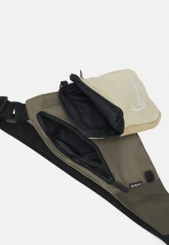 I primi 10 β¨ Karl Kani SIGNATURE BLOCK CROSSBODY BAG UNISEX - Borsa A Tracolla - Military Green π 8 I primi 10 β¨ Karl Kani SIGNATURE BLOCK CROSSBODY BAG UNISEX - Borsa A Tracolla - Military Green π -Sconto Karl Kani in Italia ff55447fb3e24c4a97de137becc9c519